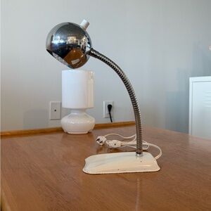 Vintage 60s Chrome Space Age Gooseneck Lamp in Perfect Working Condition